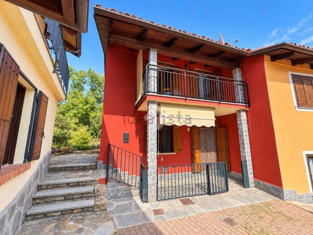 Villetta bifamiliare in vendita di 90 m² in Via Bussoneis, 50
