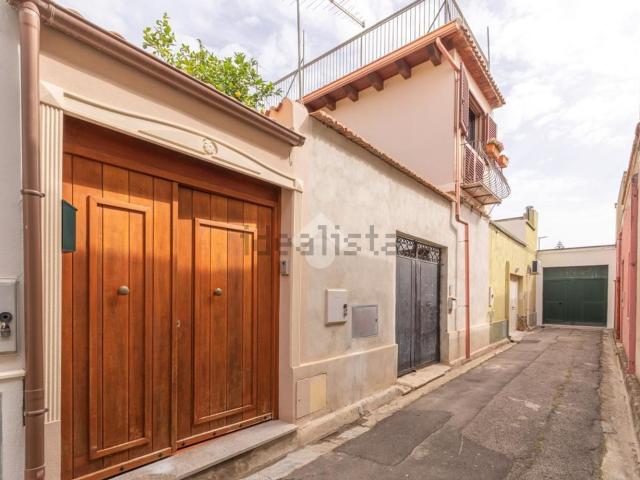 Villetta bifamiliare in vendita di 90 m² in Via Burcei, 4