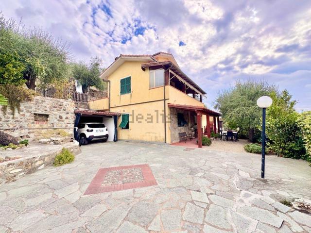 Villetta bifamiliare in vendita di 90 m² in Via Carlo Alberto Dalla Chiesa, 18