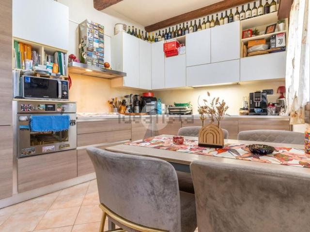 Villetta bifamiliare in vendita di 90 m² in Via Cento, 106