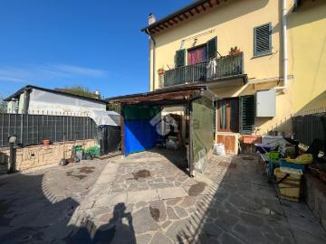 Villetta bifamiliare in vendita di 90 m² in Via del Fossetto, 35