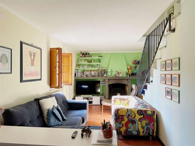 Villetta bifamiliare in vendita di 90 m² in Via di Matraia