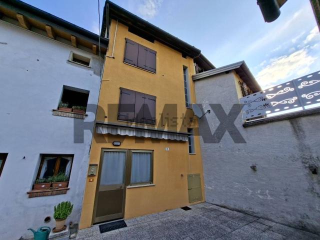 Villetta bifamiliare in vendita di 90 m² in Via Don Riccardo Zannoni, 22