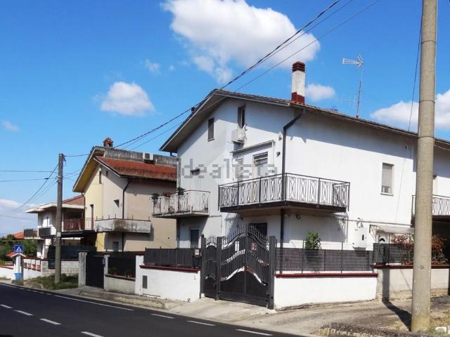 Villetta bifamiliare in vendita di 90 m² in Via Giardino, 46
