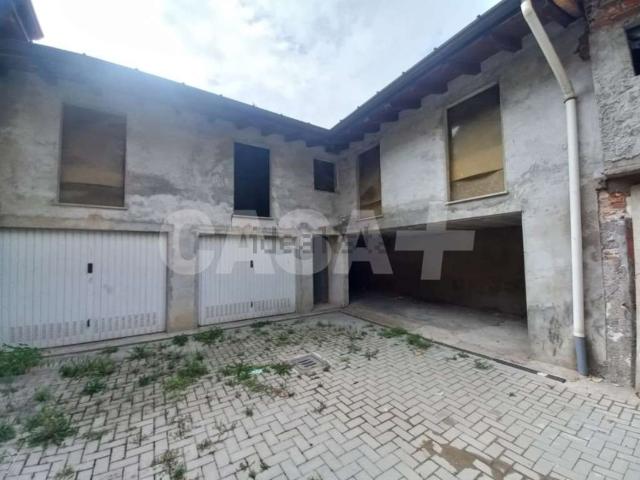 Villetta bifamiliare in vendita di 90 m² in Via Pellico Silvio, 17