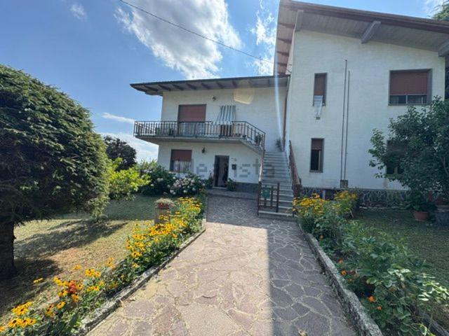 Villetta bifamiliare in vendita di 90 m² in Via Primo Sabbioni, 123