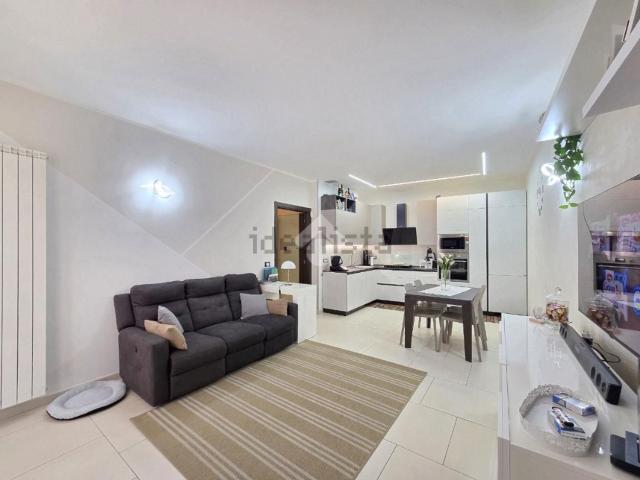 Villetta bifamiliare in vendita di 90 m² in Via Roma, 41