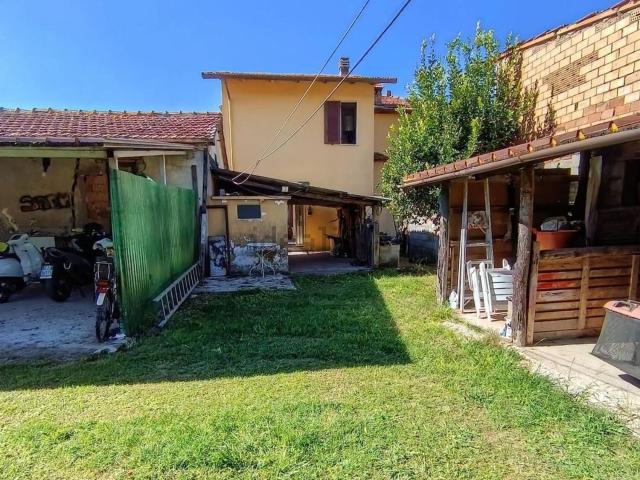 Villetta bifamiliare in vendita di 90 m² in Via Romana