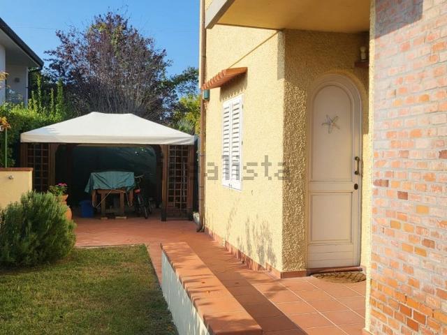 Villetta bifamiliare in vendita di 90 m² in Via Scassicarli