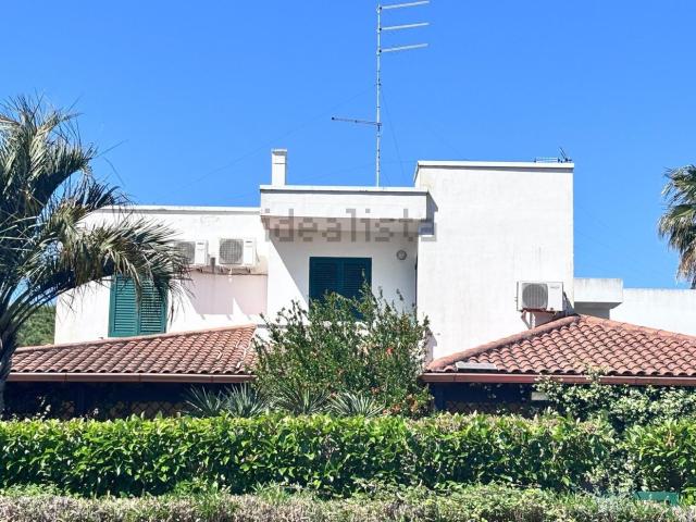 Villetta bifamiliare in vendita di 90 m² in Via Tramonti, 1