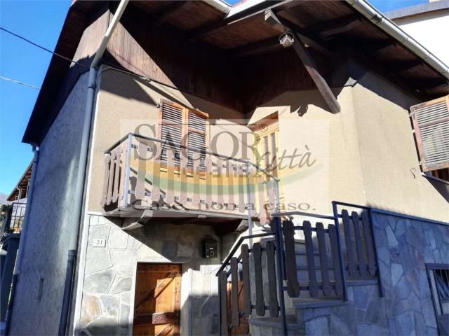 Villetta bifamiliare in vendita di 90 m² in Via Umberto I, 1