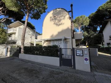 Villetta bifamiliare in vendita di 90 m² in Viale Filippo Corridoni