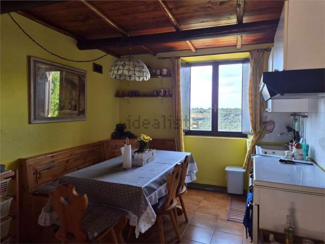 Villetta bifamiliare in vendita di 91 m² in Via Castellana