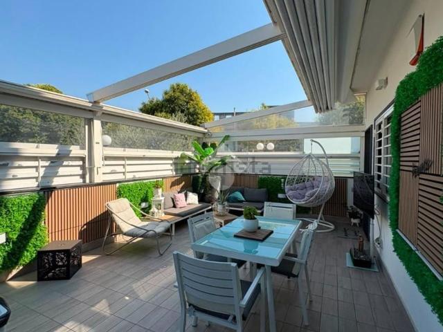 Villetta bifamiliare in vendita di 91 m² in Via Arturo de Rosa, 39