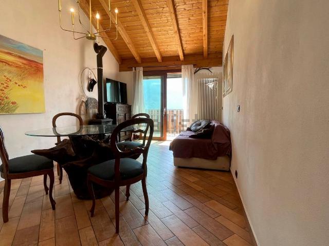 Villetta bifamiliare in vendita di 92 m² in Via Niscioli