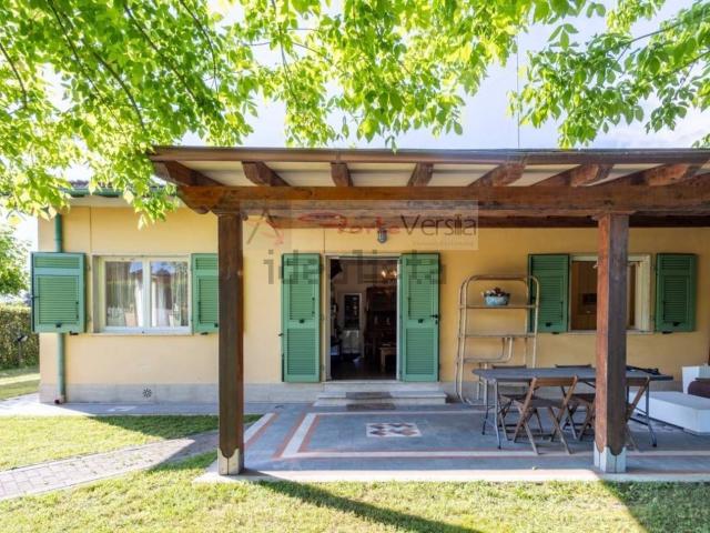 Villetta bifamiliare in vendita di 92 m² in Via Francesco Carrara, 372
