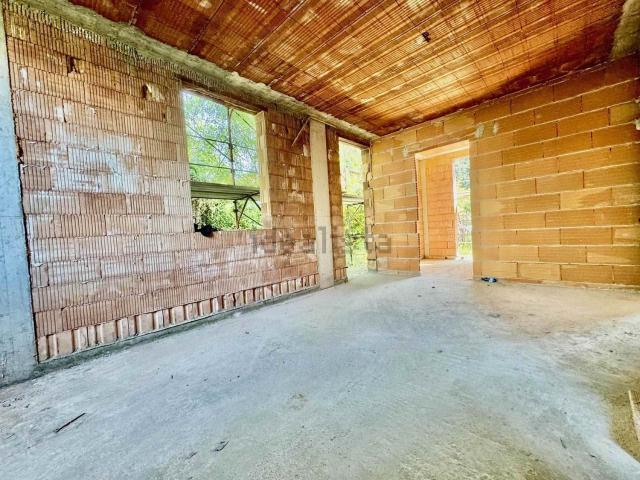 Villetta bifamiliare in vendita di 92 m² in Via Villabona