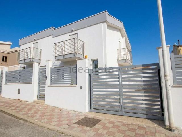 Villetta bifamiliare in vendita di 104 m² in Via delle Ginestre