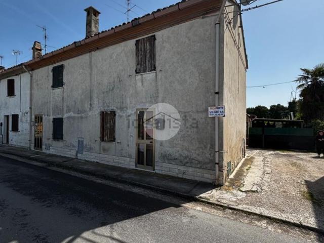 Villetta bifamiliare in vendita di 93 m² in Via 9ª Strada, 33