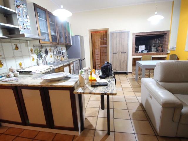 Villetta bifamiliare in affitto di 140 m² in Via Vincenzo Mele