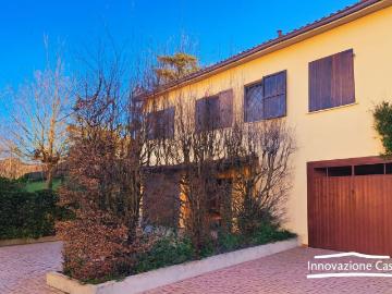Villetta bifamiliare in affitto di 140 m² in Via Salvo d&apos Acquisto