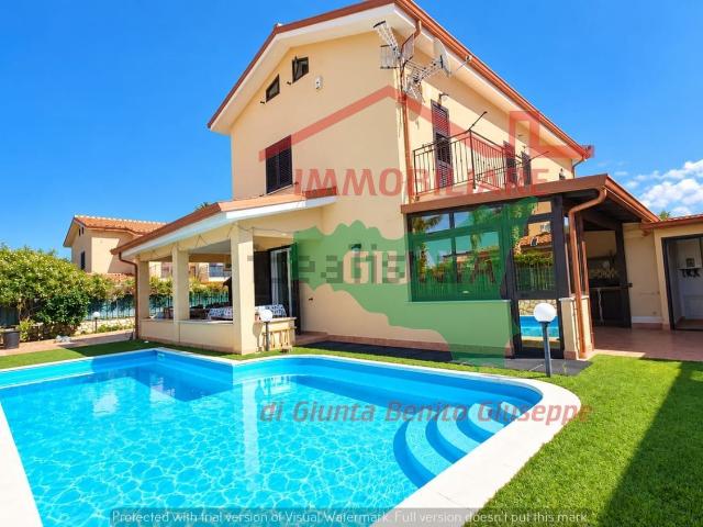 Villetta bifamiliare in affitto di 140 m²