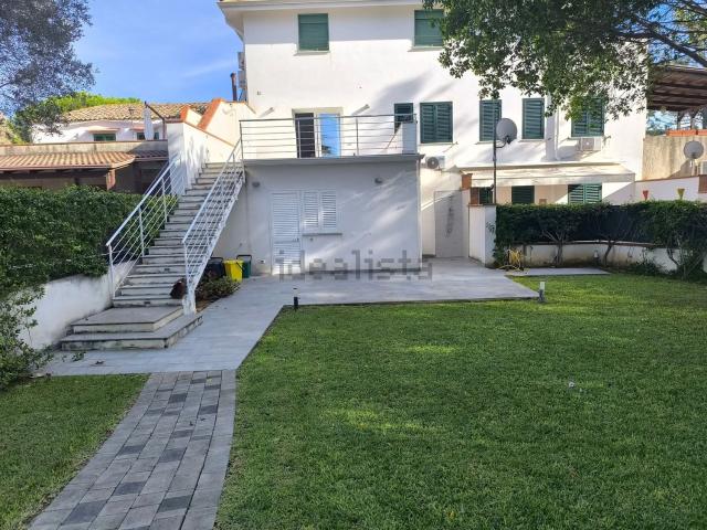 Villetta bifamiliare in affitto di 145 m²