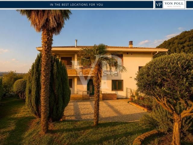 Villetta bifamiliare in affitto di 168 m² in Via Vallugana
