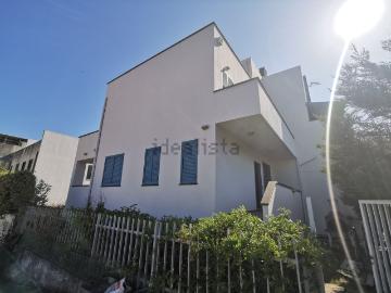 Villetta bifamiliare in affitto di 170 m² in Contrada botterio