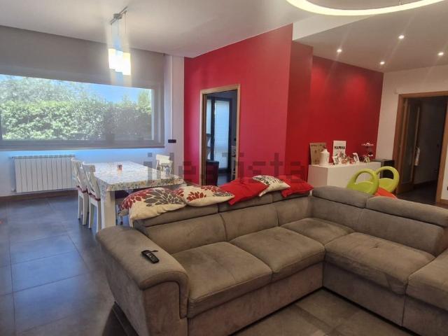 Villetta bifamiliare in affitto di 170 m² in Via Terre Nere