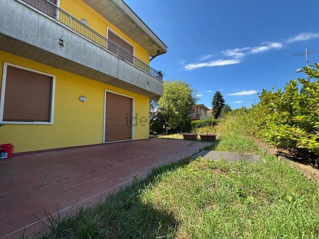 Villetta bifamiliare in affitto di 170 m² in Via Marche