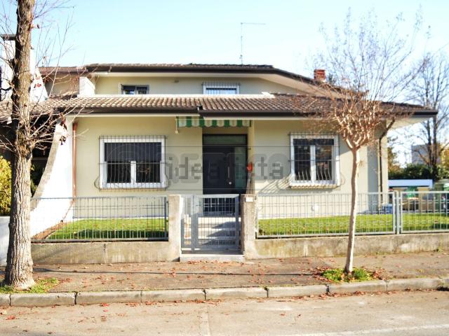 Villetta bifamiliare in affitto di 170 m²