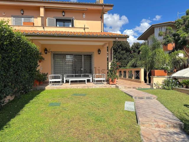 Villetta bifamiliare in affitto di 174 m² in Via Marina di Sorso