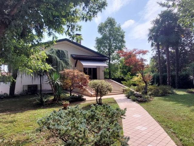 Villetta bifamiliare in affitto di 175 m² in Via dell&apos Orto