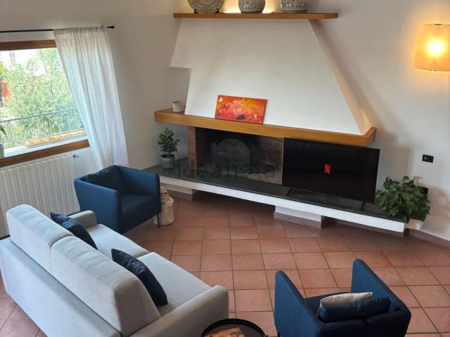 Villetta bifamiliare in affitto di 180 m² in Strada Casal Nuovo, 20