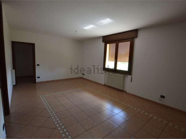 Villetta bifamiliare in affitto di 180 m²