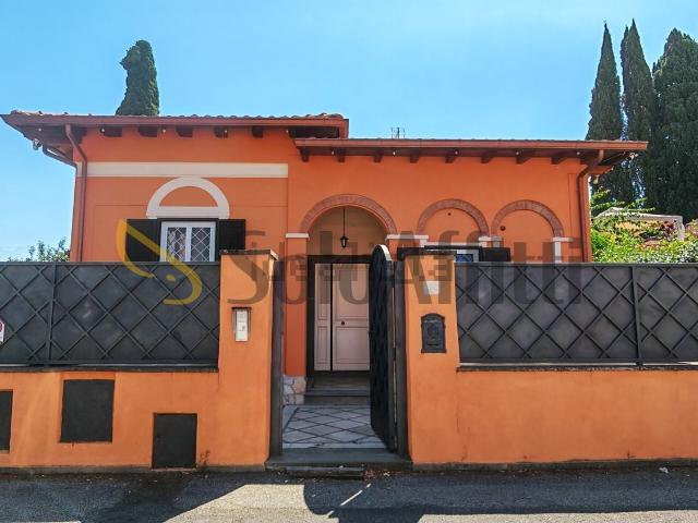 Villetta bifamiliare in affitto di 107 m² in Via Cori, 8
