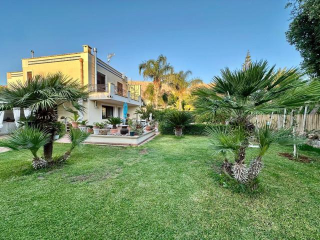 Villetta bifamiliare in affitto di 105 m² in Via Segesta, 21