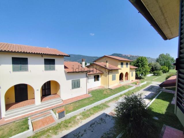 Villetta bifamiliare in affitto di 1070 m² in Località Tavarnelle