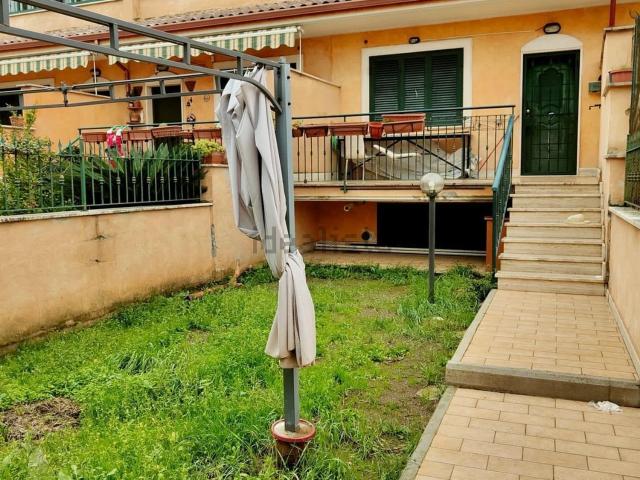 Villetta bifamiliare in affitto di 110 m² in Via Acqualagna