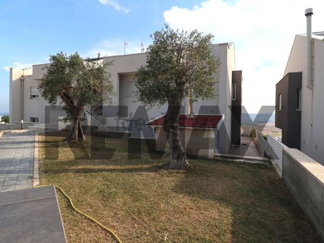 Villetta bifamiliare in affitto di 120 m²