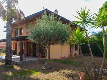 Villetta bifamiliare in affitto di 127 m² in Via Messina Sacerdote, 10