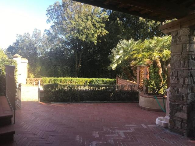 Villetta bifamiliare in affitto di 130 m² in Via Vecchia di Pozzolatico, 1