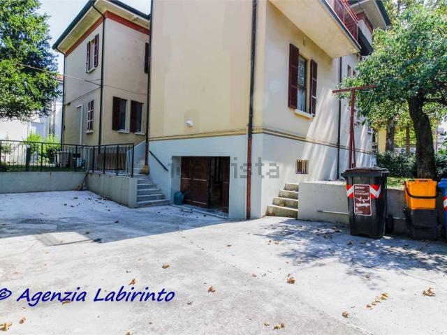 Villetta bifamiliare in affitto di 130 m² in Via Archimede Mellini