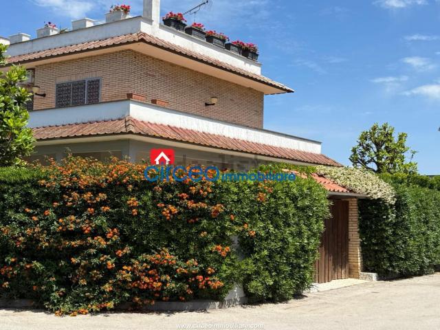 Villetta bifamiliare in affitto di 130 m² in Via Mediana Vecchia, 33
