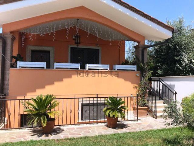 Villetta bifamiliare in affitto di 130 m² in Via Rifiano