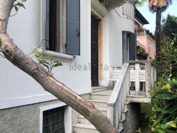 Villetta bifamiliare in affitto di 130 m² in Via Scutari