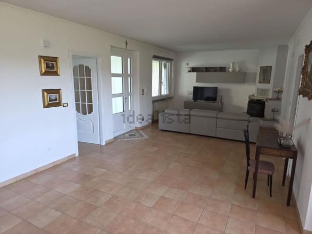 Villetta bifamiliare in affitto di 130 m²