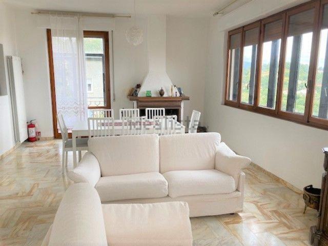 Villetta bifamiliare in affitto di 135 m² in Via Genova