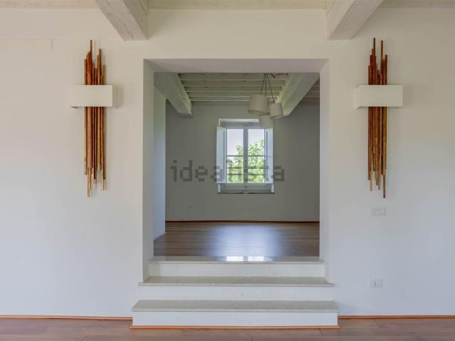 Villetta bifamiliare in affitto di 250 m²